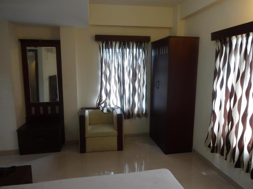 Metro Kochin Business Hotel Exteriér fotografie